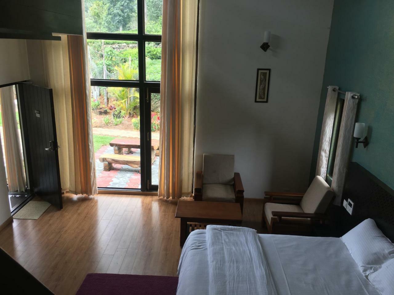 كوتاغيري Silvertip Cafe & Homestay المظهر الخارجي الصورة