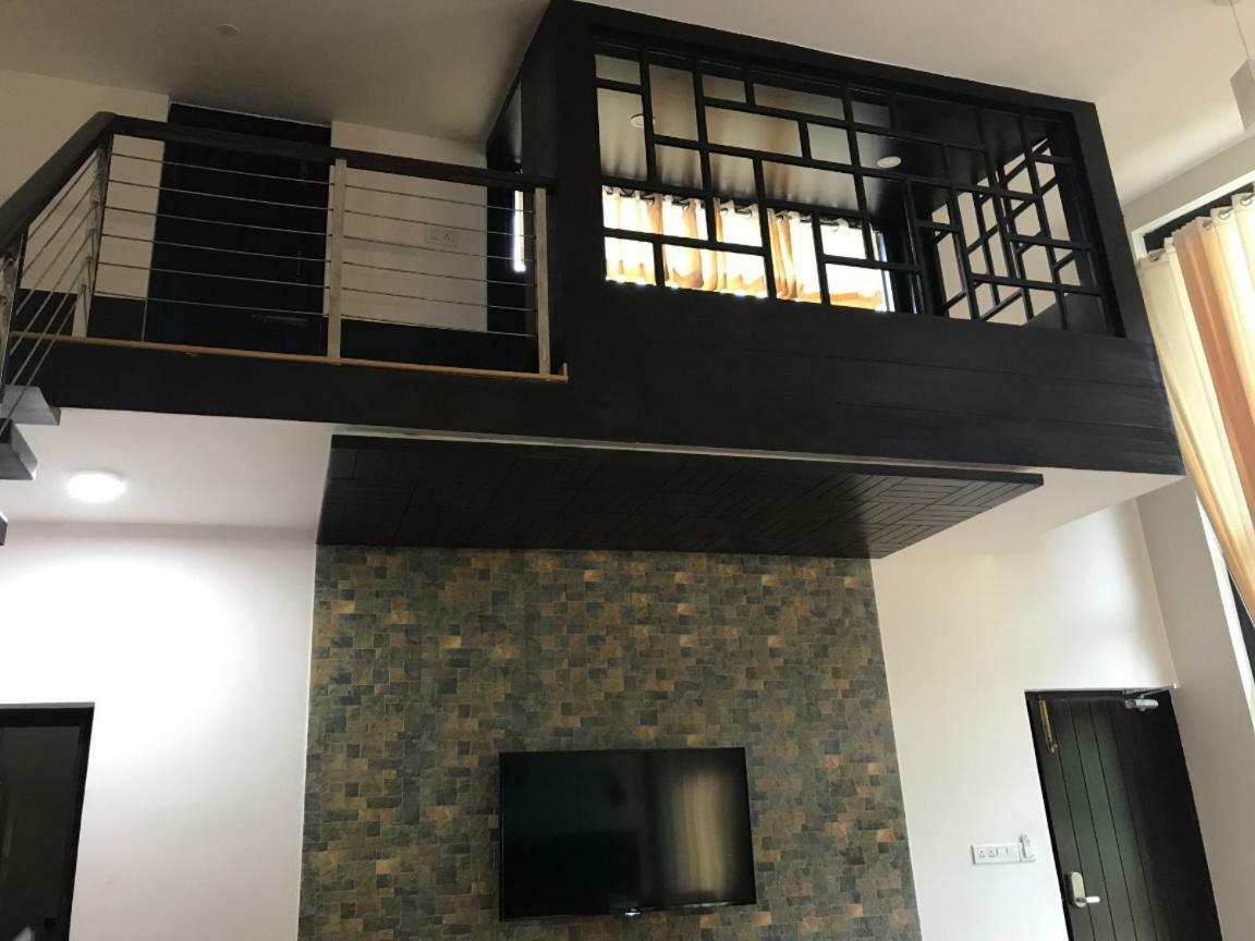 كوتاغيري Silvertip Cafe & Homestay المظهر الخارجي الصورة