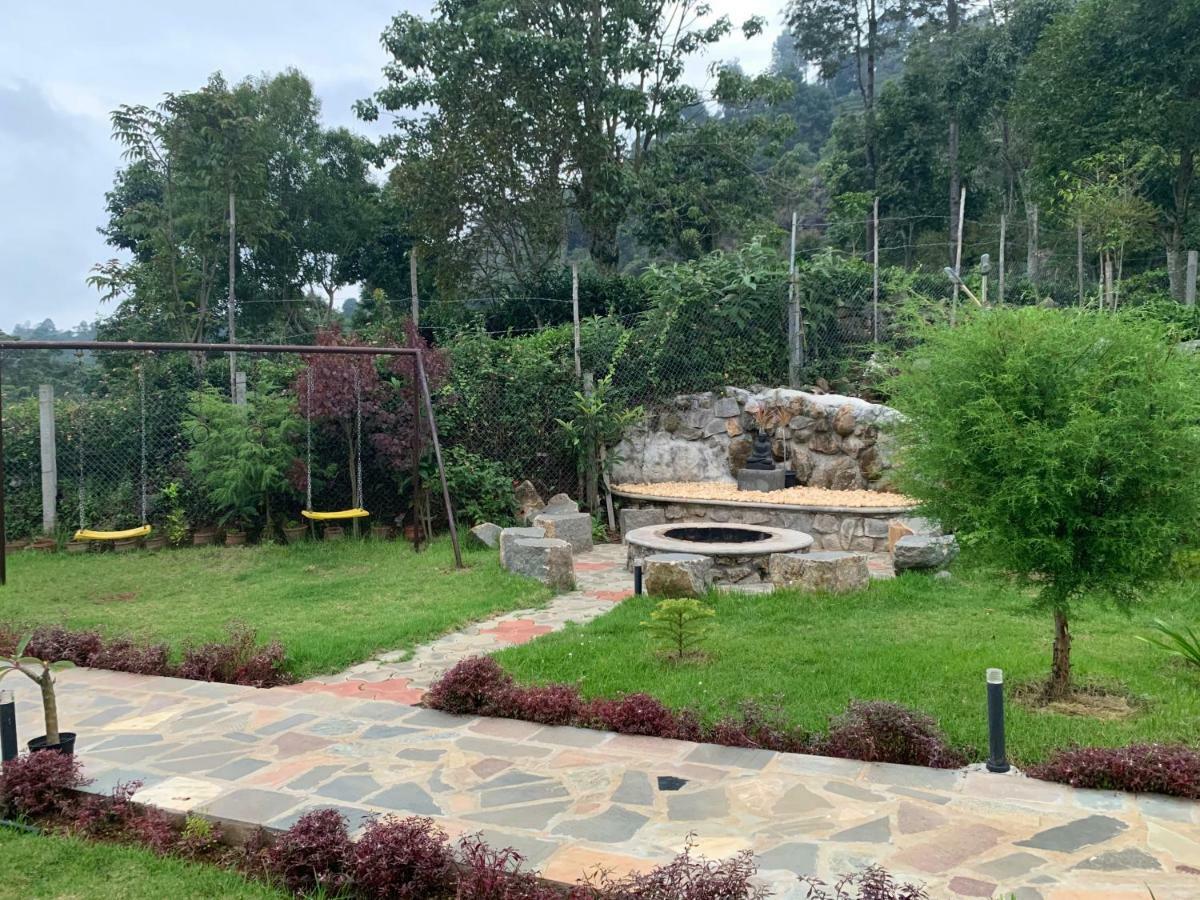 كوتاغيري Silvertip Cafe & Homestay المظهر الخارجي الصورة